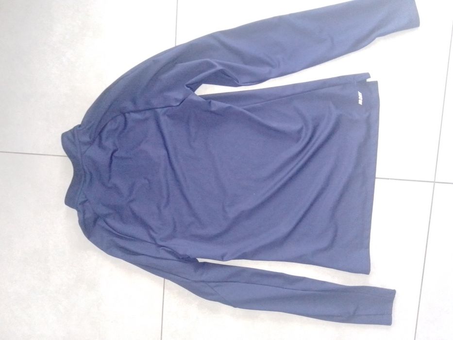 Bluza  z długim rękawem stan bardzo dobry.