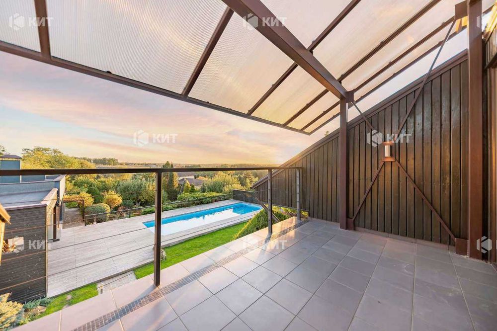 Будинок з басейном,Флоринка, Поряд Олексіївка ( Алексеевка ) 130140