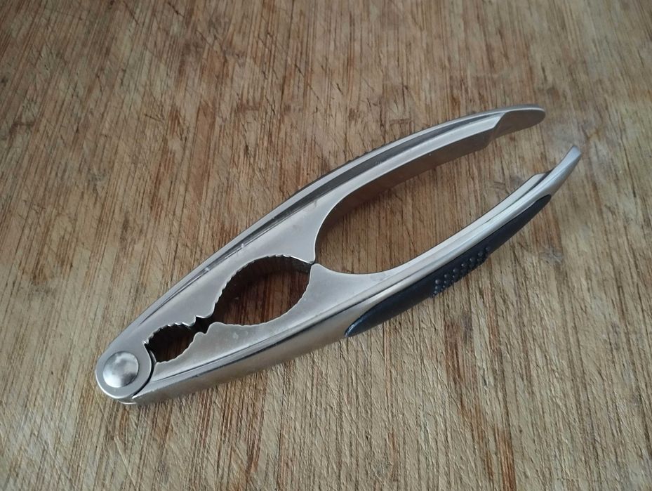 Quebra Nozes - IKEA - OSTKAKA - Niquelado - Preto - COMO NOVO