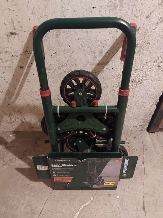 Wózek transportowy schodowy