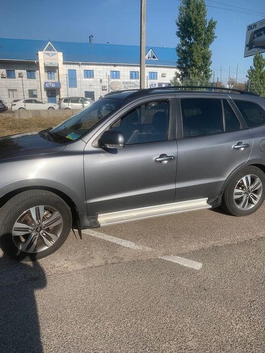 Продам свій автомобіль Хундай Сантафе