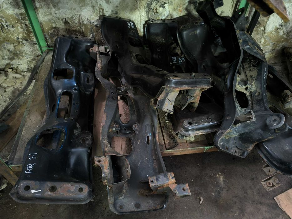 Subaru forester s turbo sanki kołyska przednia