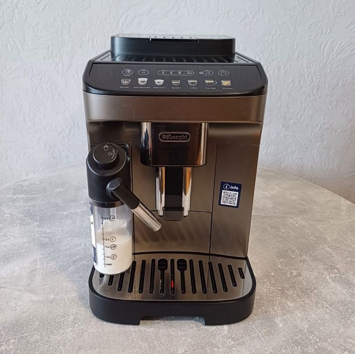 Кавомашина Delonghi Magnifica Evo