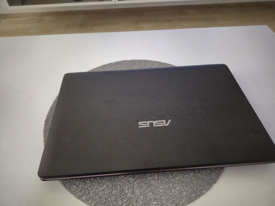 ASUS x53e stan okej