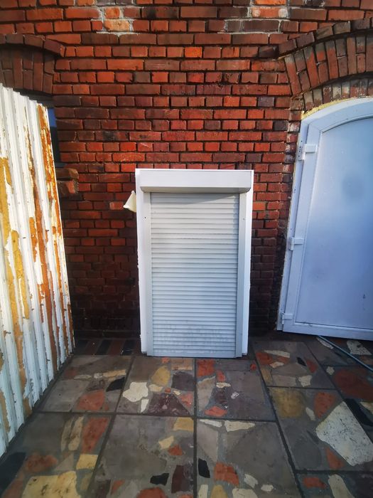 Okna z roletą zewnętrzną 90x155 pcv DOWÓZ CAŁY KRAJ