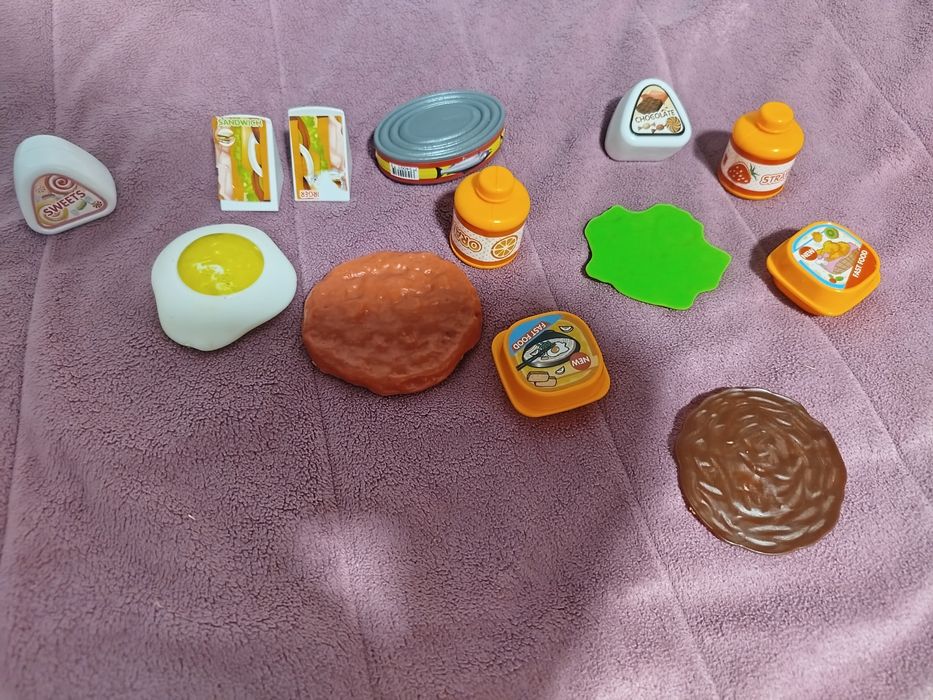 продається лот іграшок для дівчаток