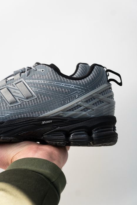New Balance 1906R
