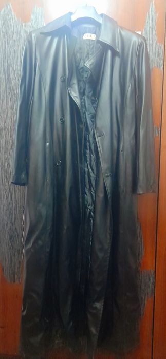 Casaco em napa até aos pés