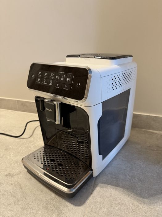 Ekspres Phillips LatteGo 3200 EP3243