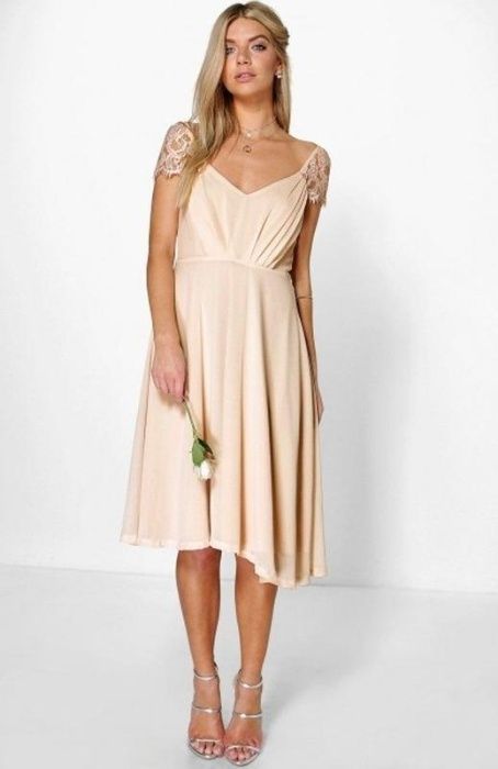 Сукня, стан нового.. Размер 16. BooHoo. Длина миди.