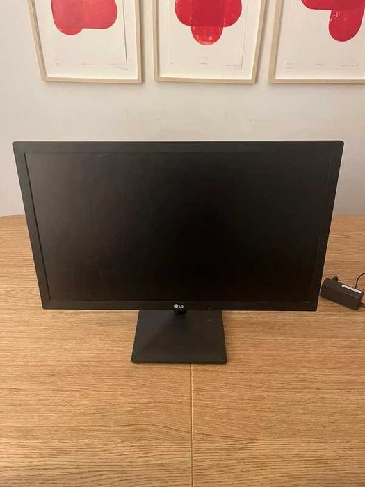 Monitor LG 22" Full HD - Como Novo