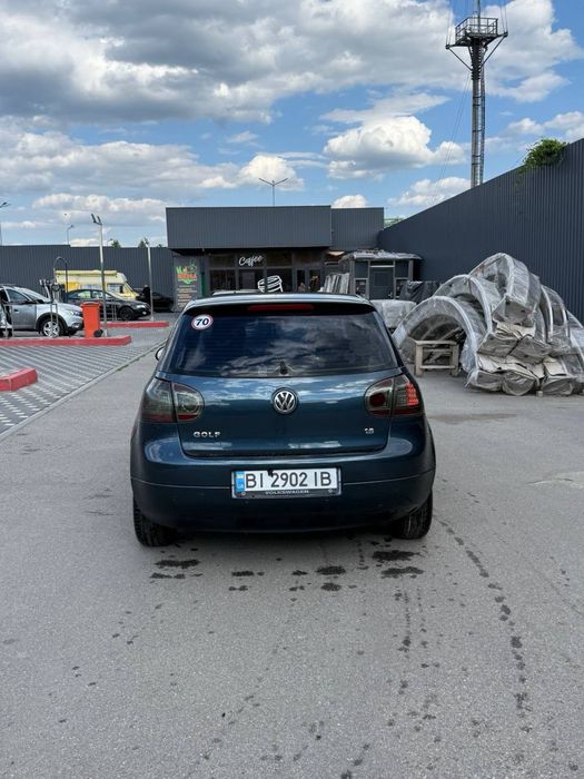 VW Golf 5. 1.6 mpi