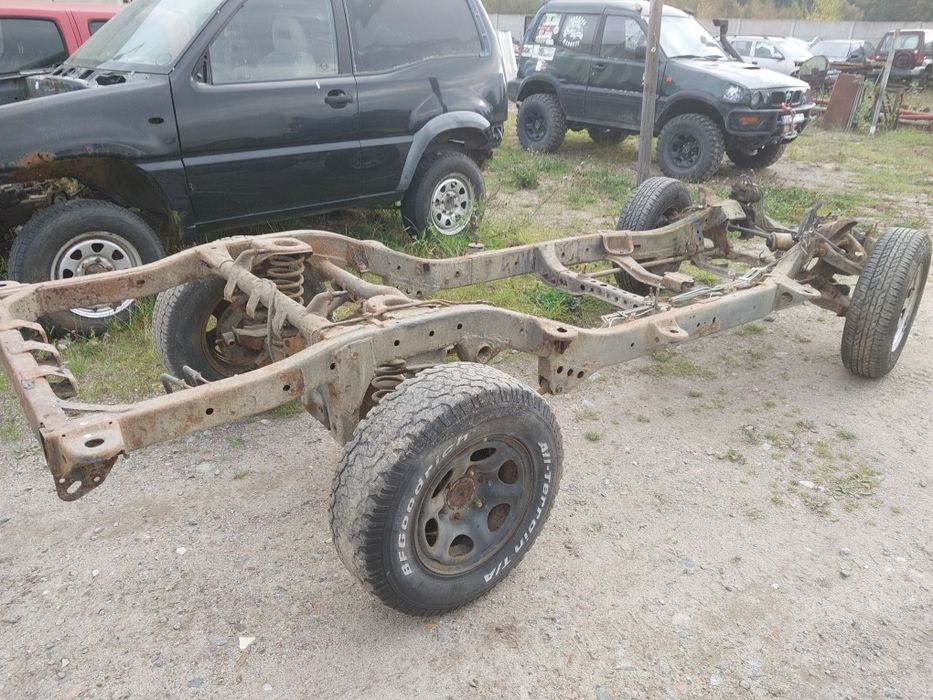 Nissan Terrano 2  5drzwi rama