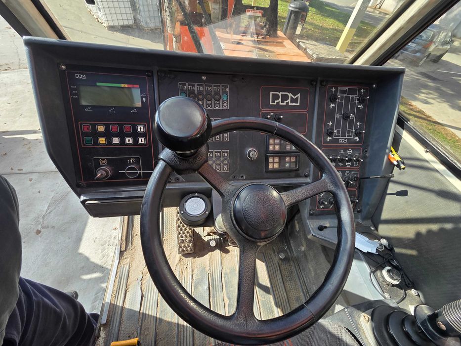 Dźwig samojezdny PPM ATT350