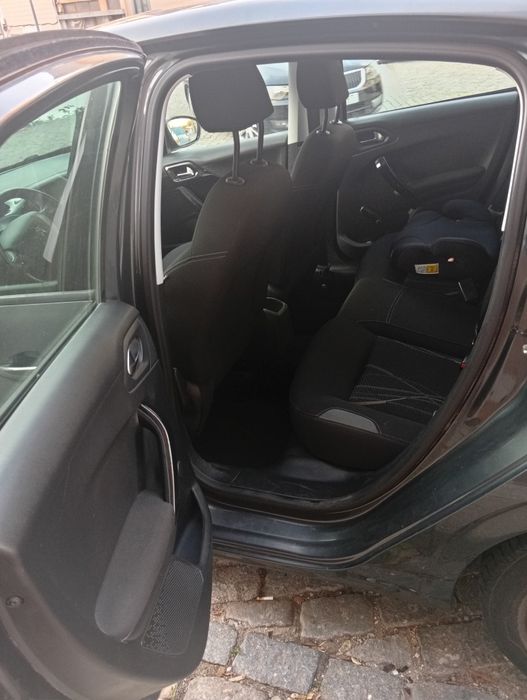 Peugeot 208 Puretech 1.2 gasolina — photo 4