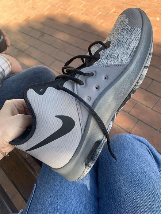 Кросівки nike air versitile 3