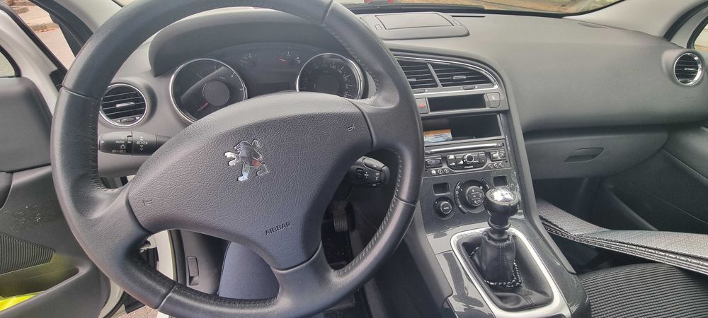 Peugeot 5008 1.6 HDI Allure tecto panoramico