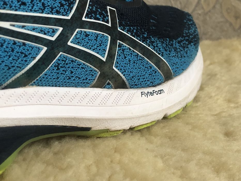 Кросівки Asics Gel GT2000 9 бігу і повсякдення 46 45,5 45 44,5 30 29,5