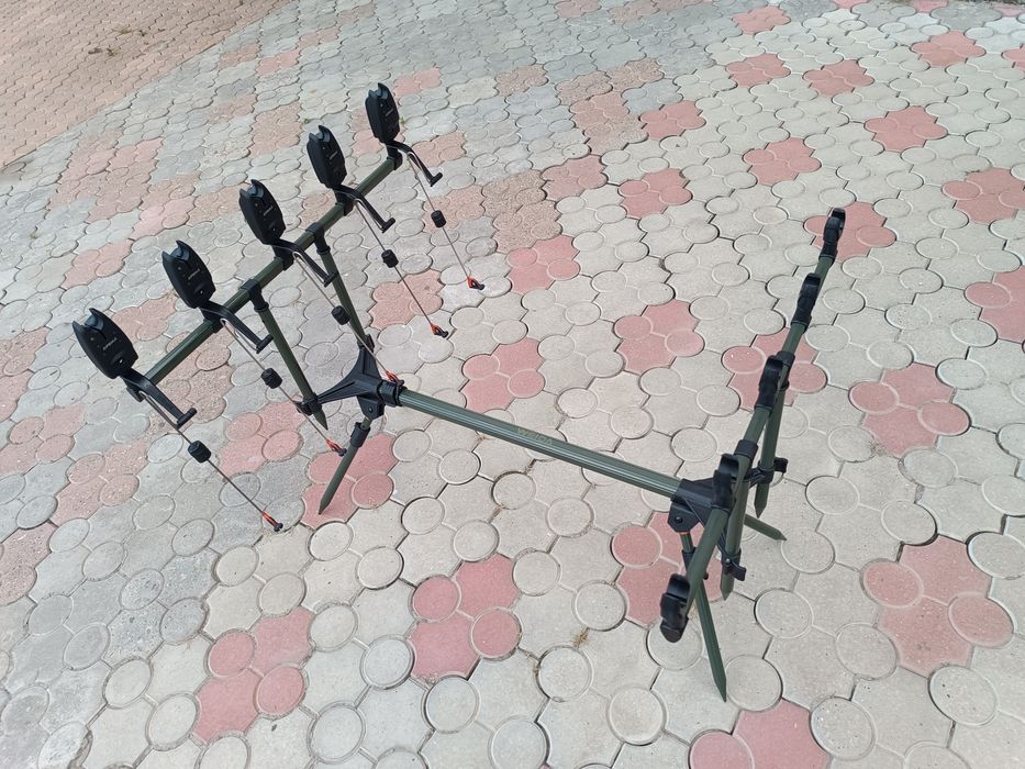 Набір Род под на 5 удилищ.Сигналізатори 5шт,свінгера 5шт ,рогачі 5шт