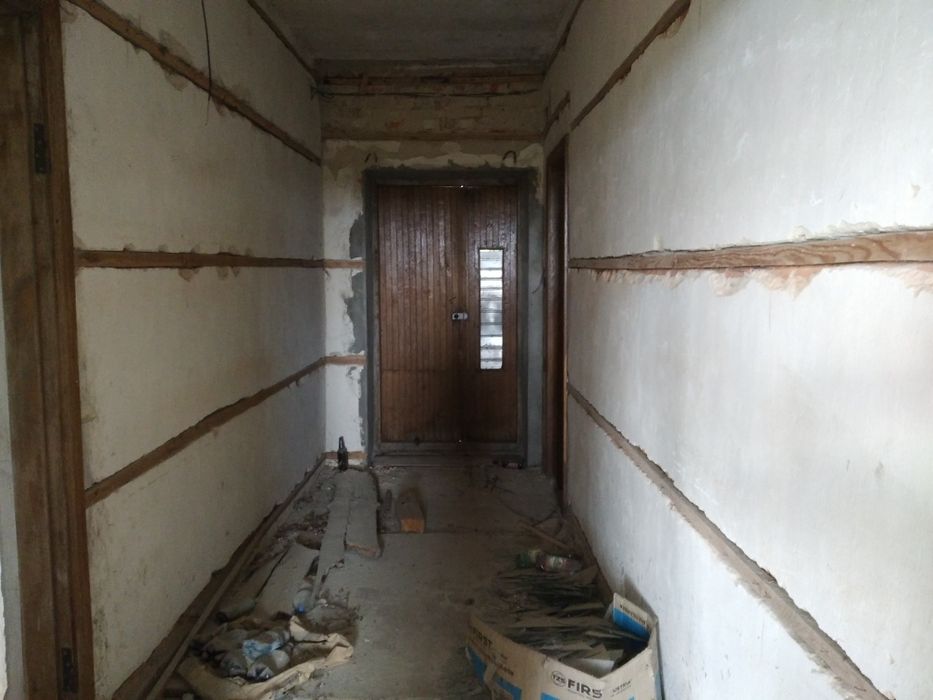 Будинок.         .