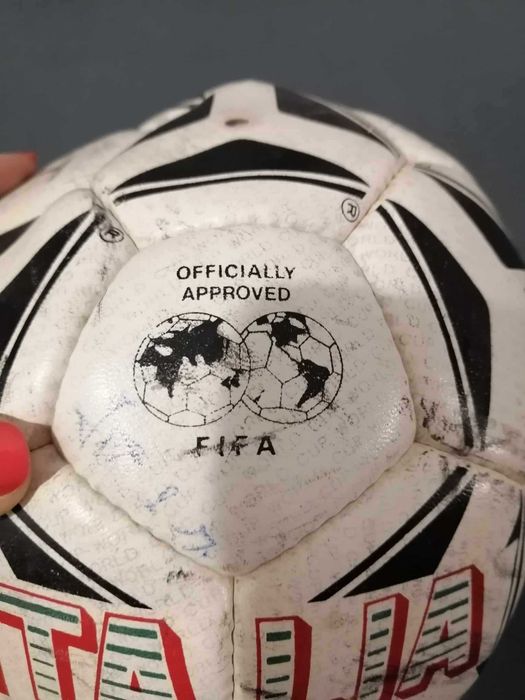 Bola de Futebol Itália 90 (oficialmente aprovada pela FIFA)