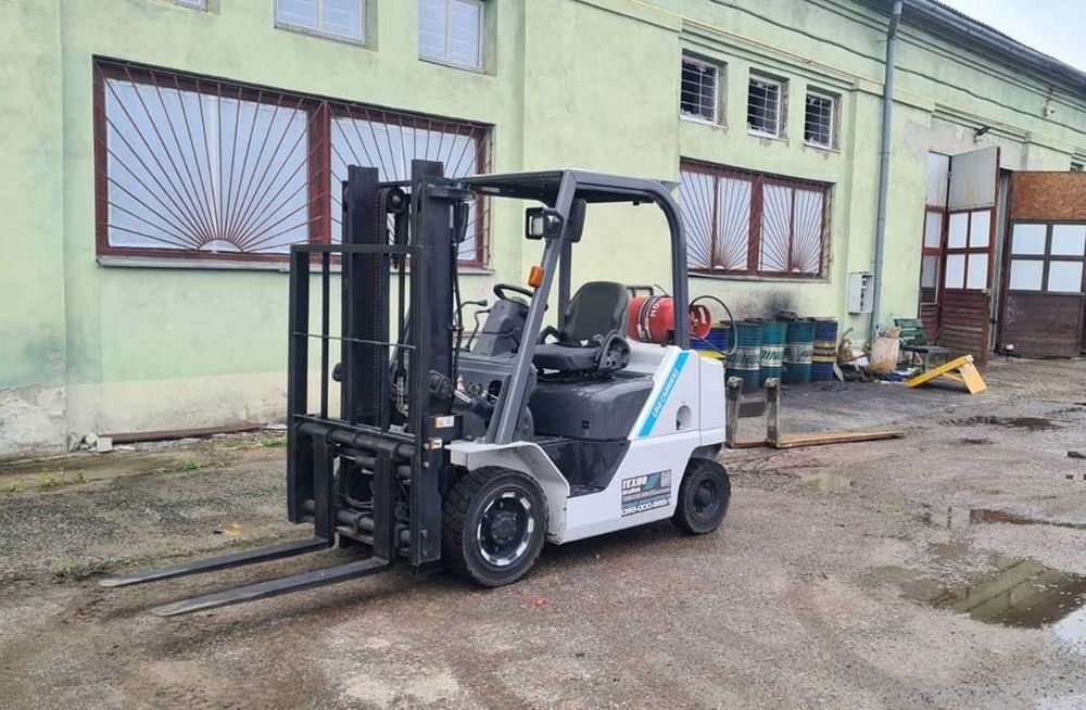 Японский газовий навантажувач кара NISSAN 2,0 тони 2016 рік