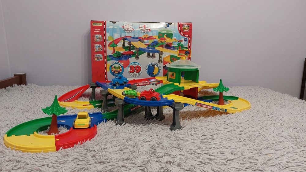 Mega garaż dziecięcy z trasą