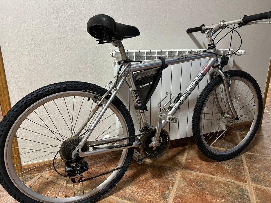 Bicicleta de alumínio