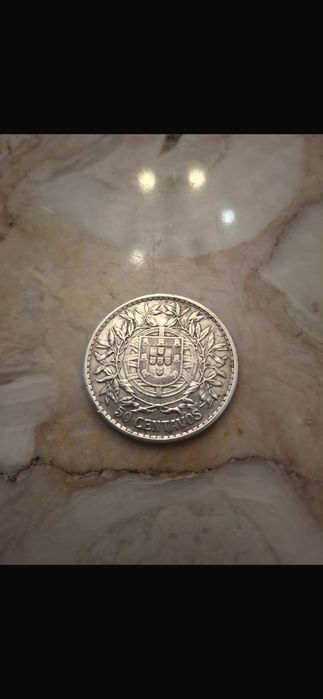 é uma moeda portuguesa de 50 centavos de prata, emitida entre 1912 durante a República Portuguesa.