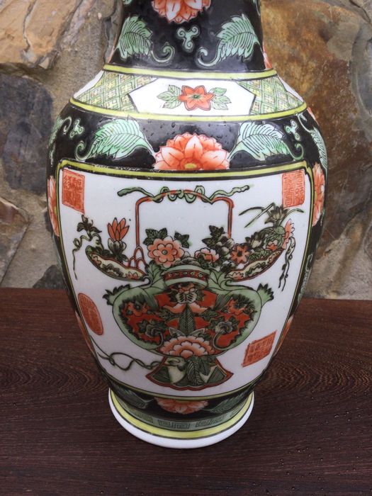 Jarrão Porcelana Chinesa Família Negra séc XIX Marcado 35 cm