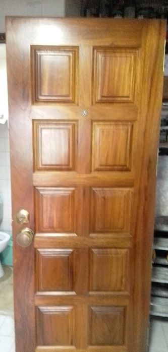 Porta em madeira boa