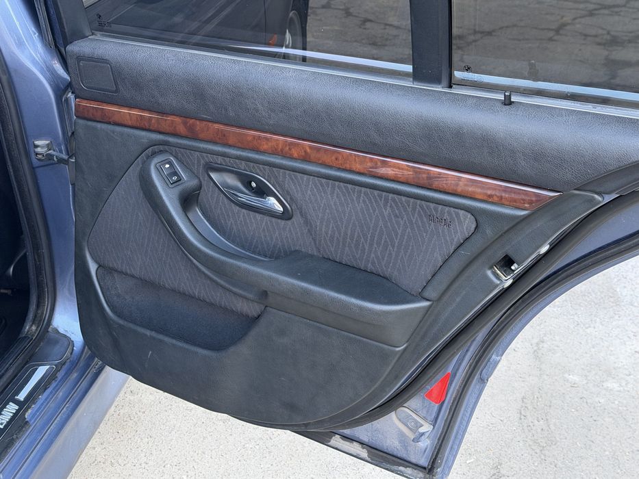 Продам BMW e39, 2.5 M57 , 2001 год