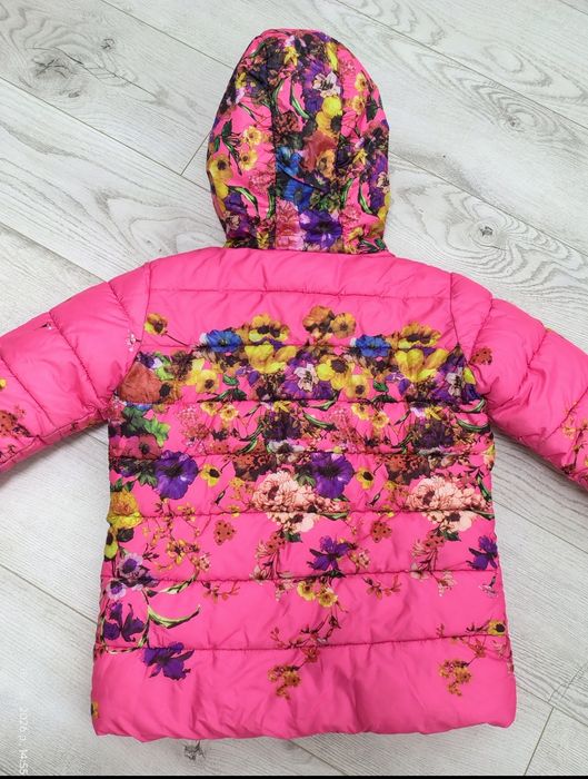 Продам куртку на дівчинку