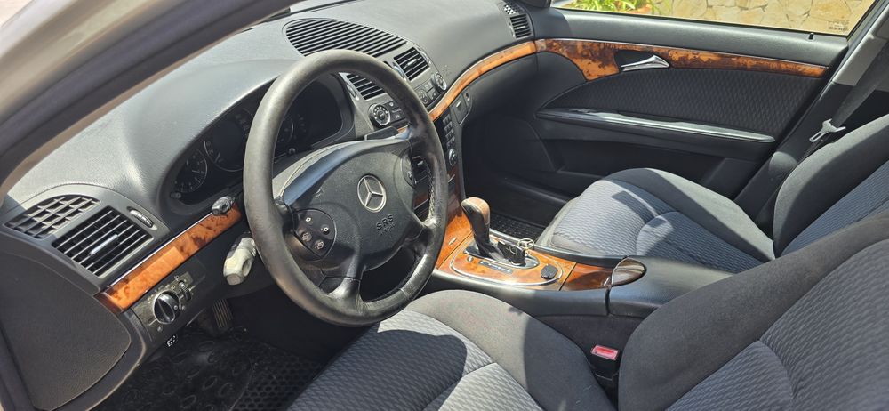 Mercedes benz E220 cdi