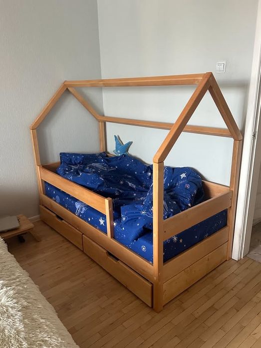 Кровать ліжко домік будиночок з дахом дерево дитяче підліткове чердак