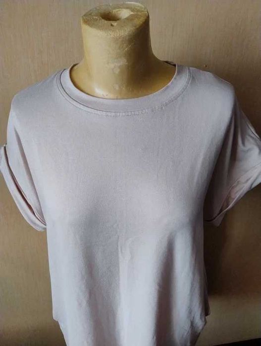 Pudrowa sukienka t-shirtowa oversize z kieszeniami | Koszulkowa długa tunika basic M/L
