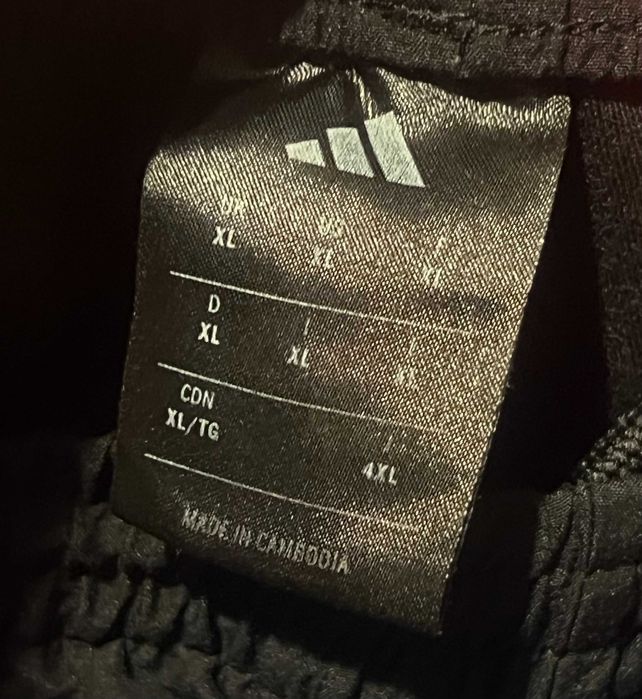 Широкі спортивні штани Adidas з останніх колекцій оригінал L/XL ідеал!