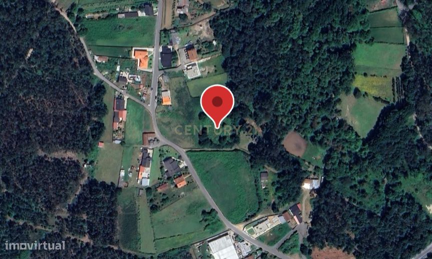 Terreno plano, com 2152m2, localizado a 5 minutos do centro de S. Pedr