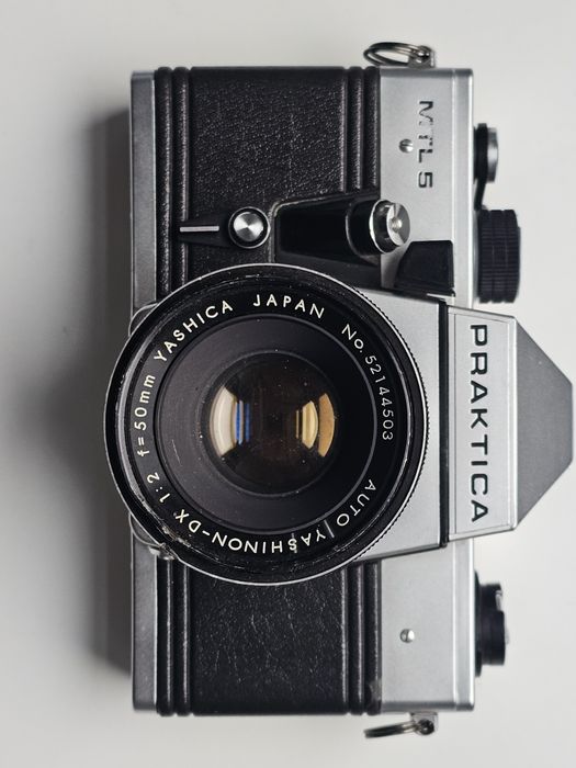 Camera analógica Prática MTL 5 com objetiva