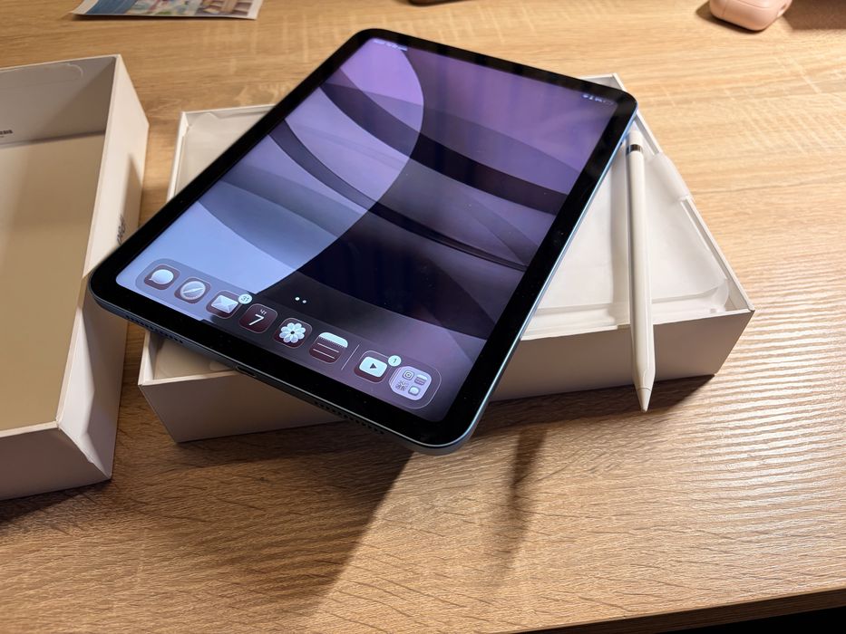 Apple iPad シルバー 4世代 (iPad 4th Gen) Apple iPad Air 10.9インチ 第4世代 Wi-Fi 256GB 2020年秋モデル