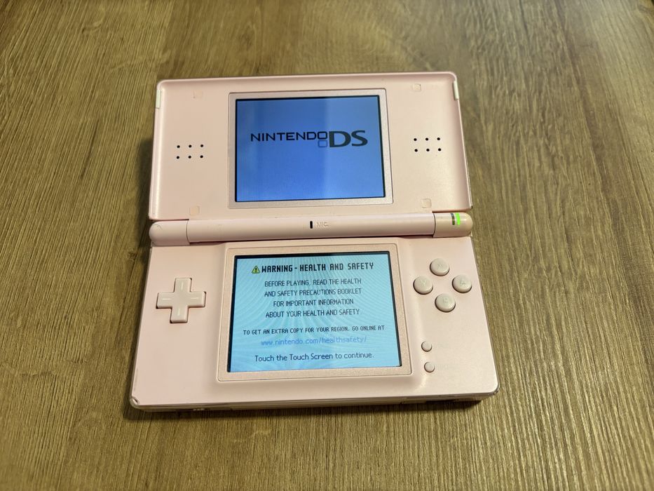 Konsola Nintendo DS Lite Różowa + Akcesoria