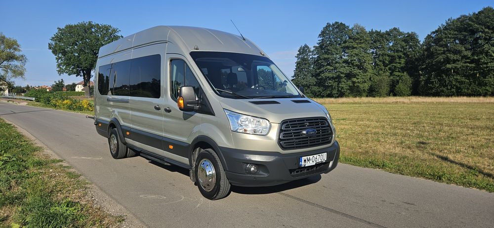 Transfer lotniskowy do centrum/hotelu , wynajem busa, przewóz osób