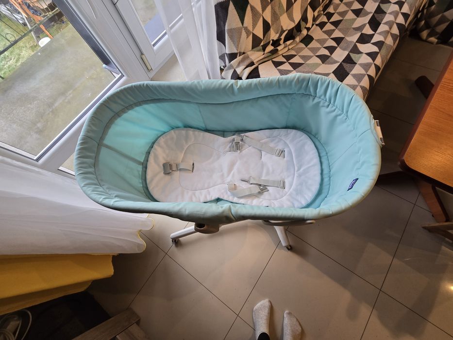 Chicco baby hug 4 w 1 zielony + materacyki z prześcieradłem