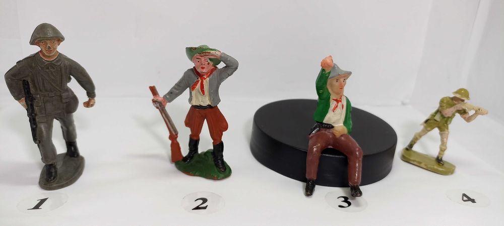 Игрушки индейцы, ковбои, солдаты ГДР