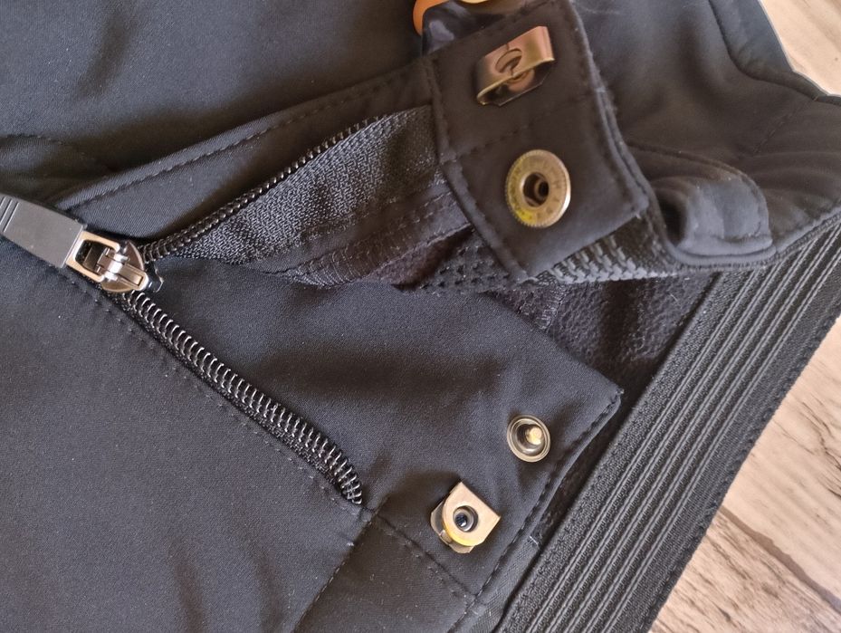 Czarne spodnie trekkingowe Softshell CMP r. 140