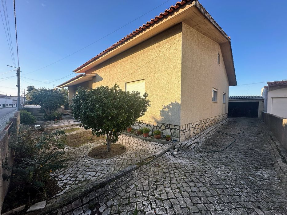 Moradia T5 no centro da Marinha Grande
