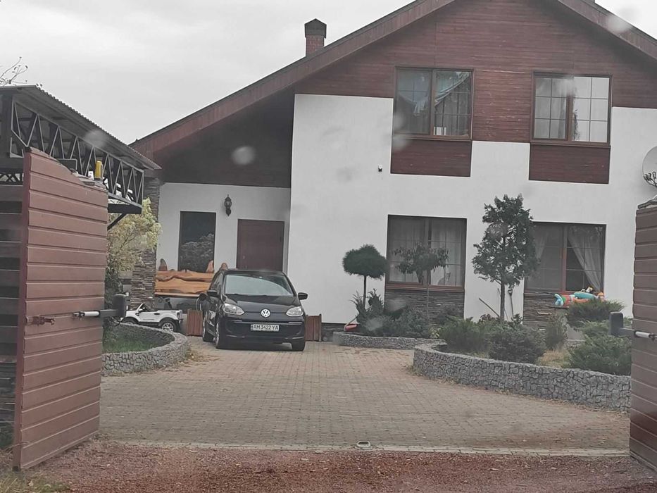 Дениші, чудовий будинок в тихому куточку