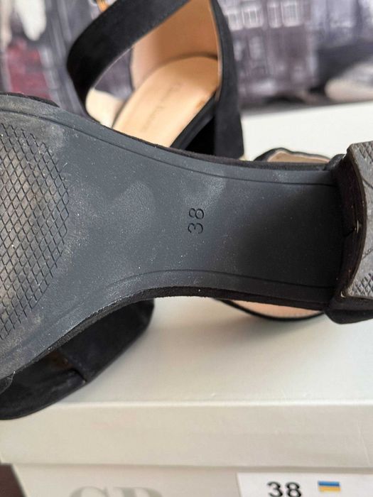 Жіночі босоніжки