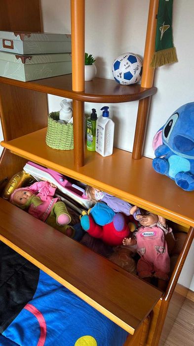 Quarto completo em madeira (Cama + Secretaria + Estante)