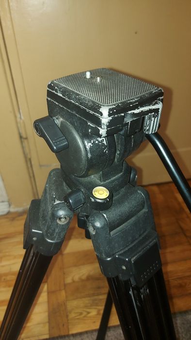 Професійний штатив Libec th 650, +чохол.